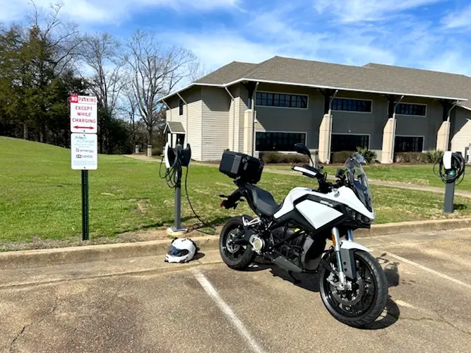 Adopt-A-Charger_AAC-Hinds-Community-College-Eagle-Ridge-motorcycle